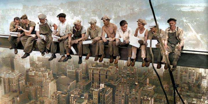 2CE7868 - CHARLES C. EBBETS - Lunch atop a Skyscraper, New York 1932 (detail of colorized version)