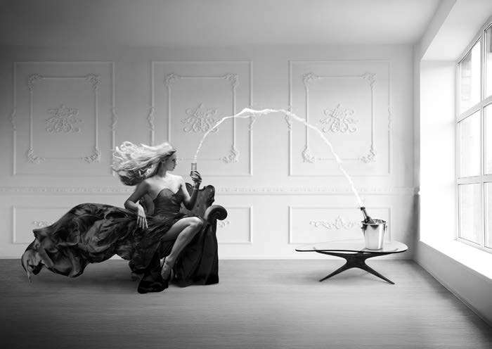 3AP7727 - JULIAN LAUREN - Champagne Zoom (BW