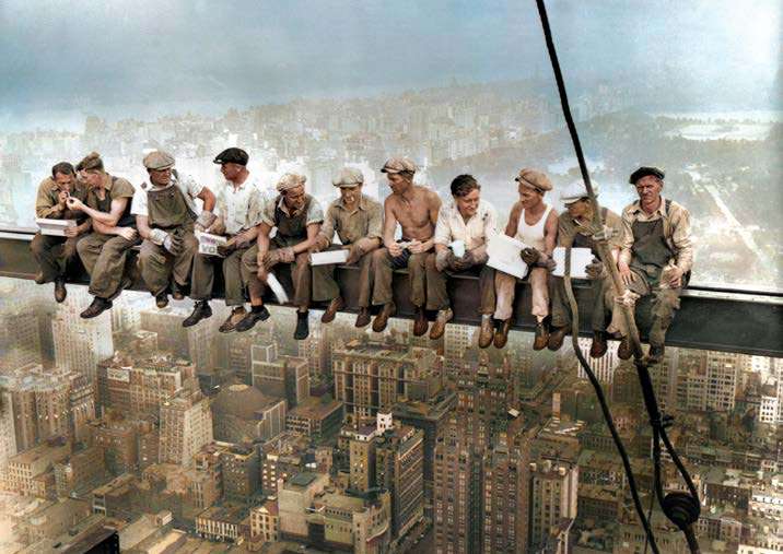 3CE7867 -  CHARLES C. EBBETS - Lunch atop a Skyscraper, New York 1932 (colorized version)