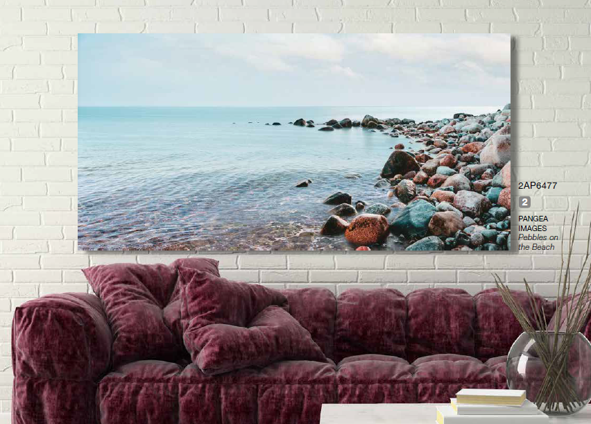 2AP6477 - Pangea Images - Pebbles on the Beach