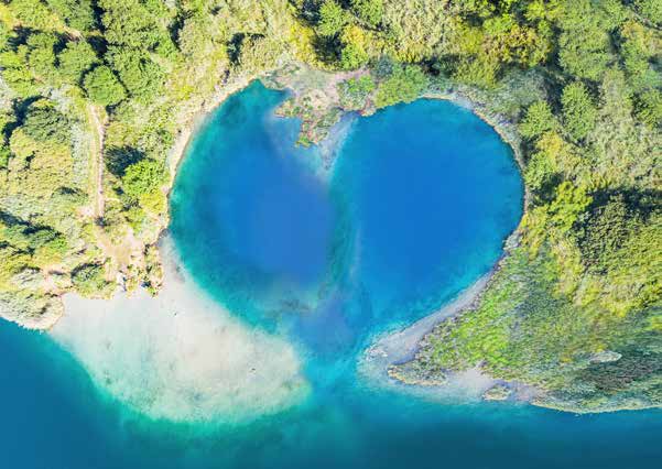 3AP6173 - Pangea Images - Heart Shaped Atoll, Fiji