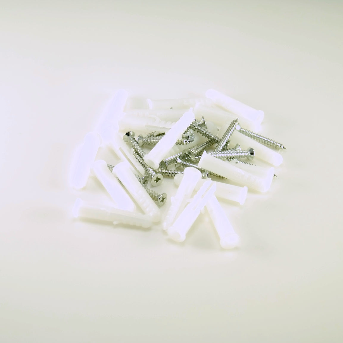 8mm Plug &amp; Screw